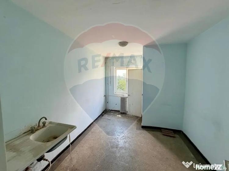 Apartament cu 3 camere decomandat în Brăilei