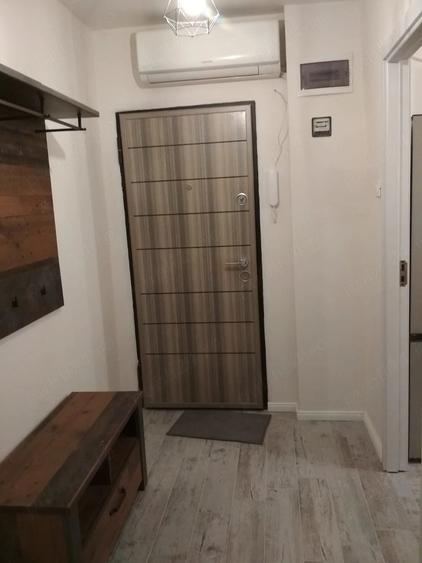 Apartament cu 3 camere decomandat în Torontalului