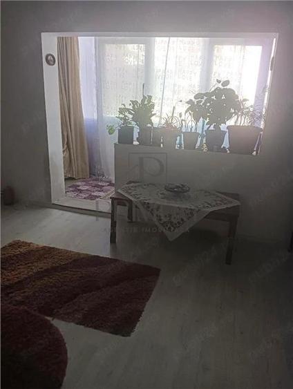 Apartament cu 3 camere decomandat în Dorobanților
