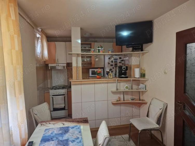 Apartament cu 3 camere decomandat în Calea Romanului