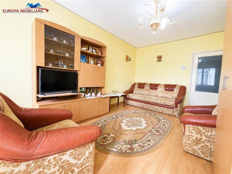Apartament cu 2 camere de vanzare zona Vest- Tulcea - 1