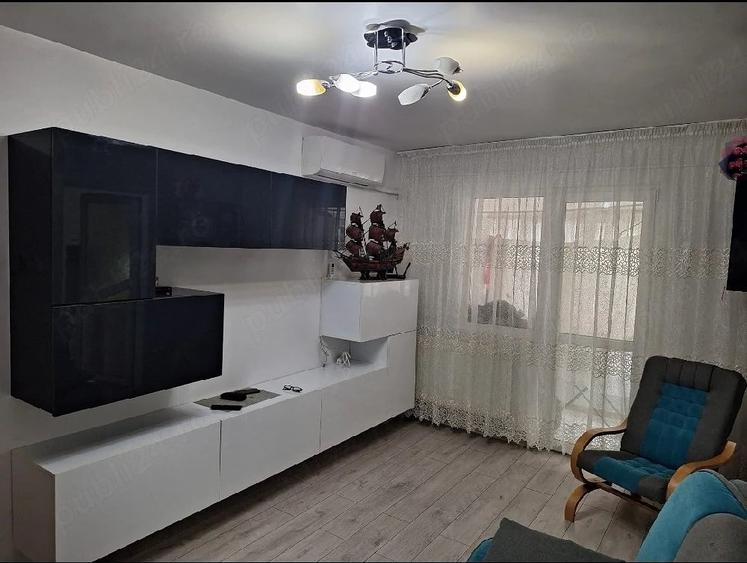 Apartament cu 3 camere semidecomandat în Central