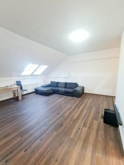 Apartament cu 3 camere semidecomandat, mobilat în Florești