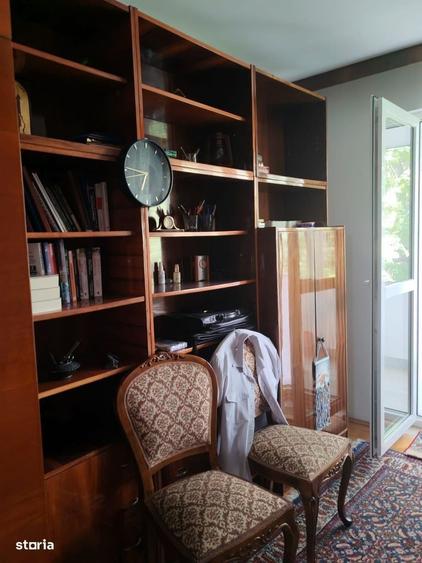 Apartament cu 4 camere în Drumul Taberei