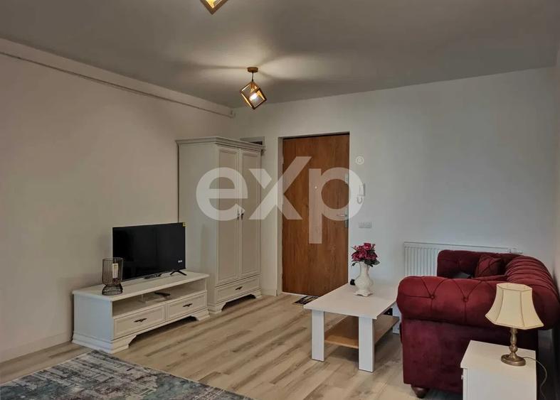 Apartament cu 3 camere semidecomandat, mobilat în Zorilor