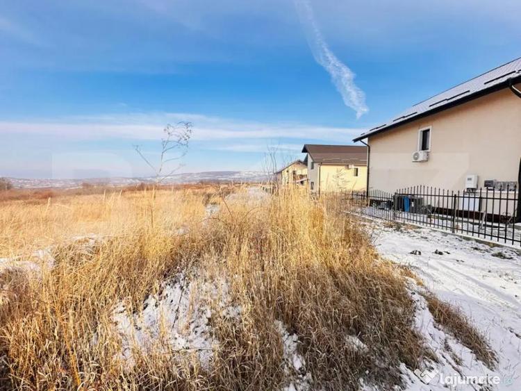 Teren de 3457 mp, în Bucium