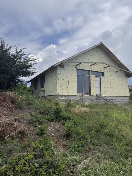 Casă cu 4 camere în Valea Călugărească
