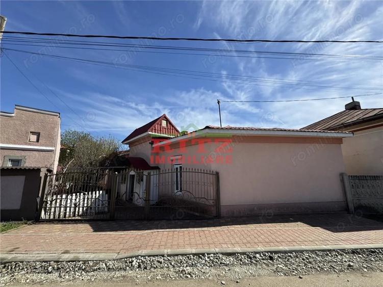 Casă cu 3 camere cu Teren 705 Mp în Piatra