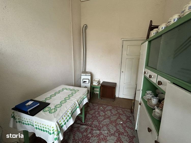 Vand apart.1 Piata Catedralei,st.58 mp. parter inalt+ pivnita - 1