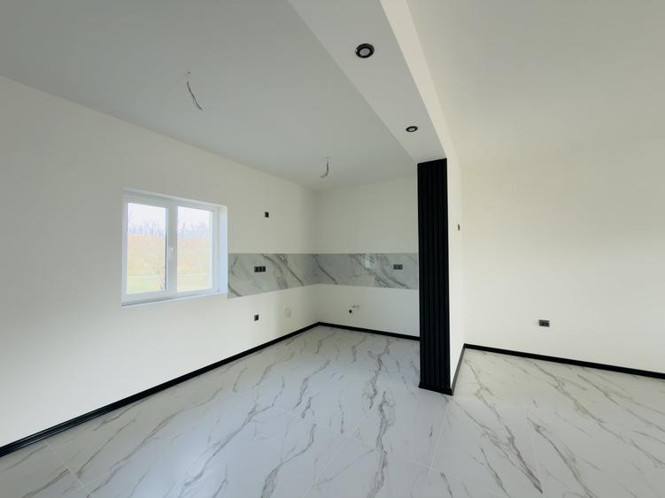 Duplex cu 3 camere cu Canalizare în Beregsău Mare