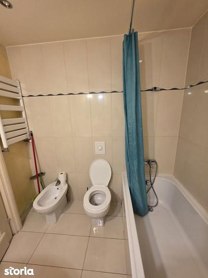 Apartament cu 2 camere decomandat în P-ța Victoriei