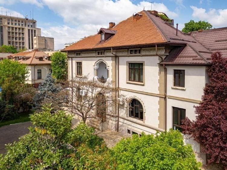 Birou, de 490 mp, în Cișmigiu