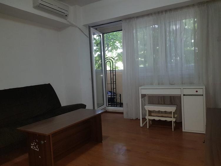 Titulesu, scoala 3, 3 camere decomandat, 80 MP,Loc parcare, etaj 1, 550 euro - 1