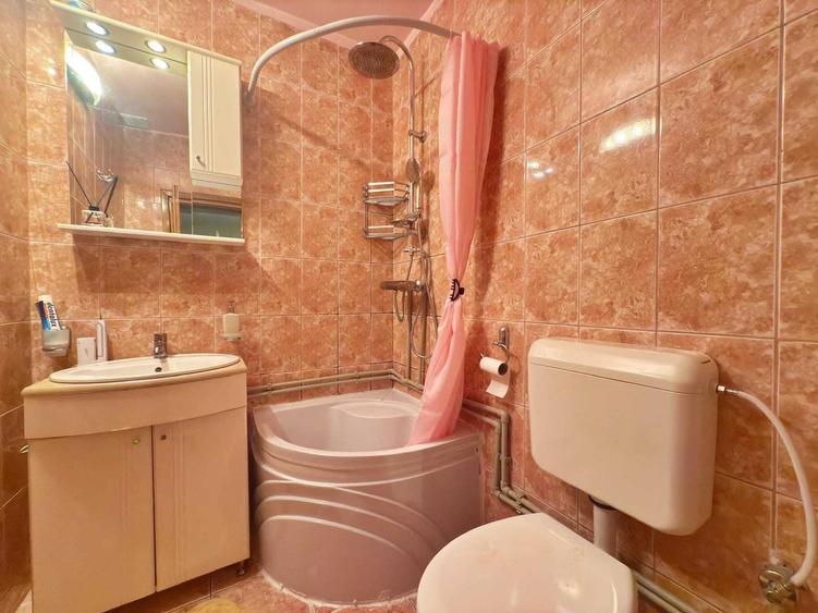 Apartament cu 4 camere decomandat, mobilat în Vladimirescu