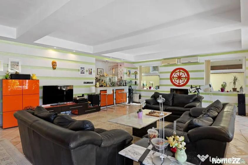 Casă cu 4 camere cu Teren 921 Mp în Subcetate