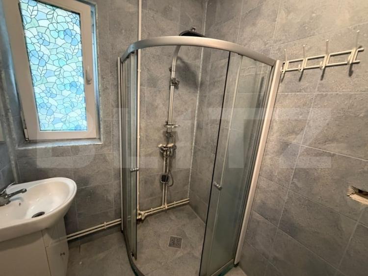 Casă cu 5 camere cu Teren 192 Mp în Central