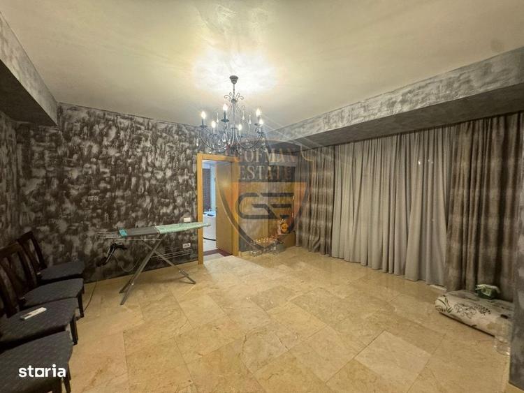 Apartament cu 4 camere decomandat în Central