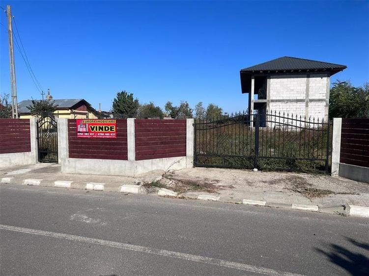 Apartament cu 7 camere decomandat în Murighiol