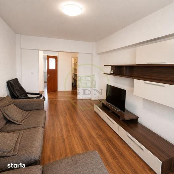 Apartament cu 3 camere decomandat în Centrul Civic