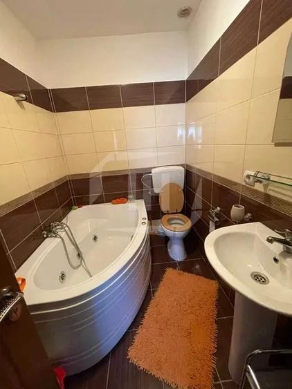 Apartament cu 3 camere semidecomandat în Iris