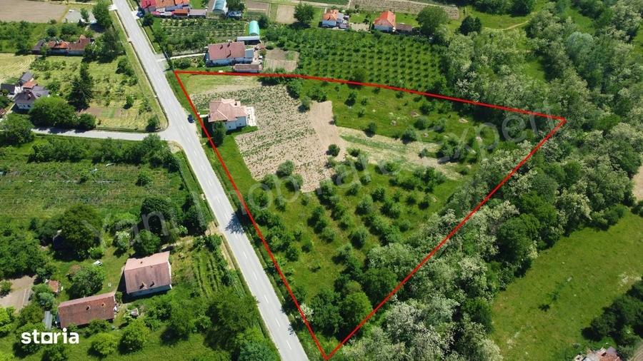 Casă cu 4 camere în Bujoreni