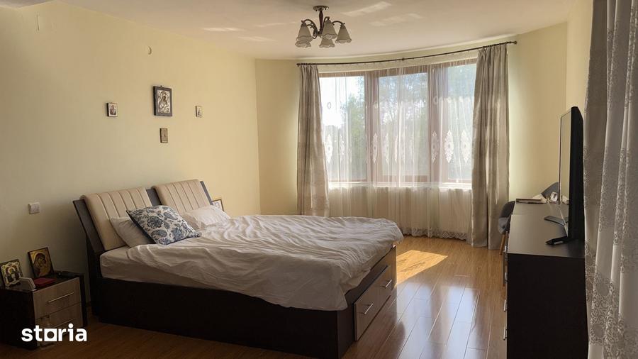Casă cu 5 camere cu Teren 500 Mp în Central