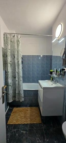 Apartament cu 3 camere decomandat, mobilat în Energiei