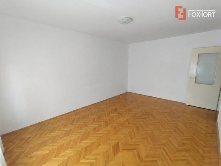 Apartament cu 3 camere decomandat, mobilat în Soarelui