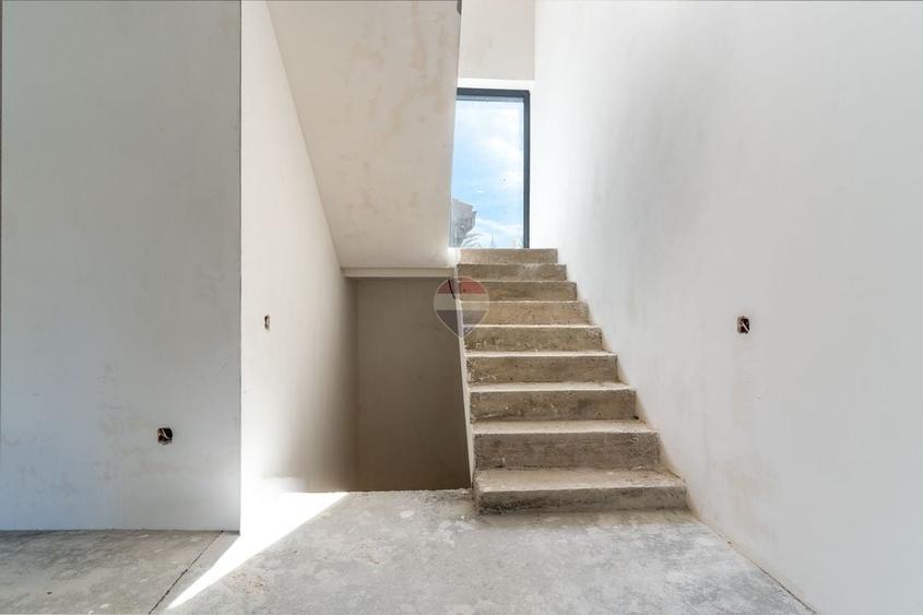 Duplex cu 6 camere cu Teren 400 Mp în Sud