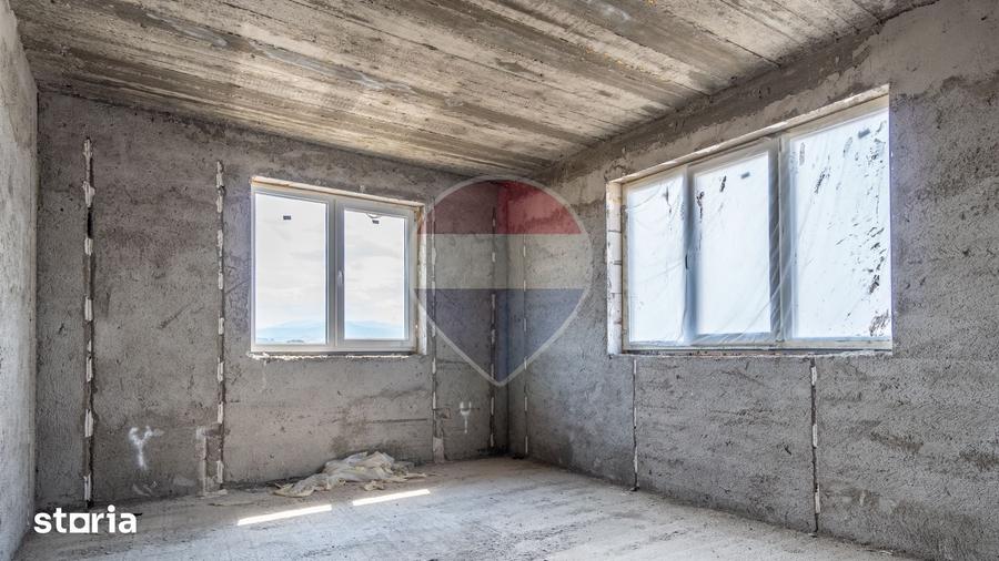 Casă cu Teren 929 Mp în Tărlungeni