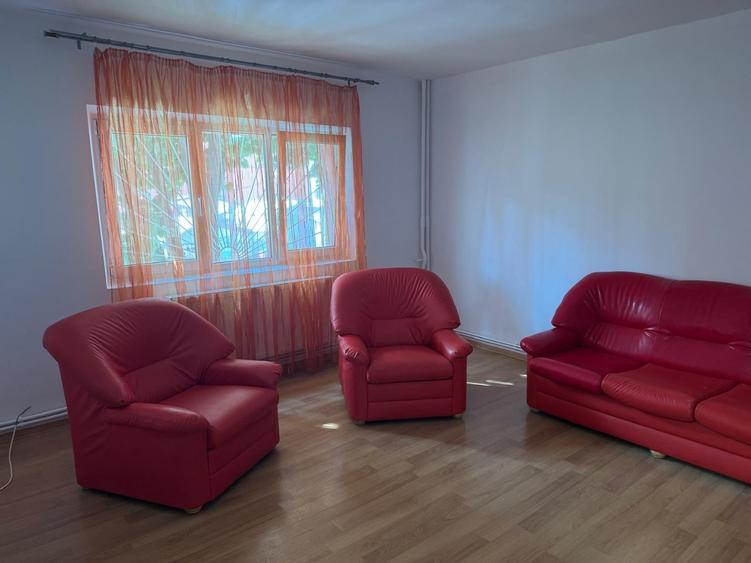 Apartament cu 3 camere decomandat în 13 Septembrie