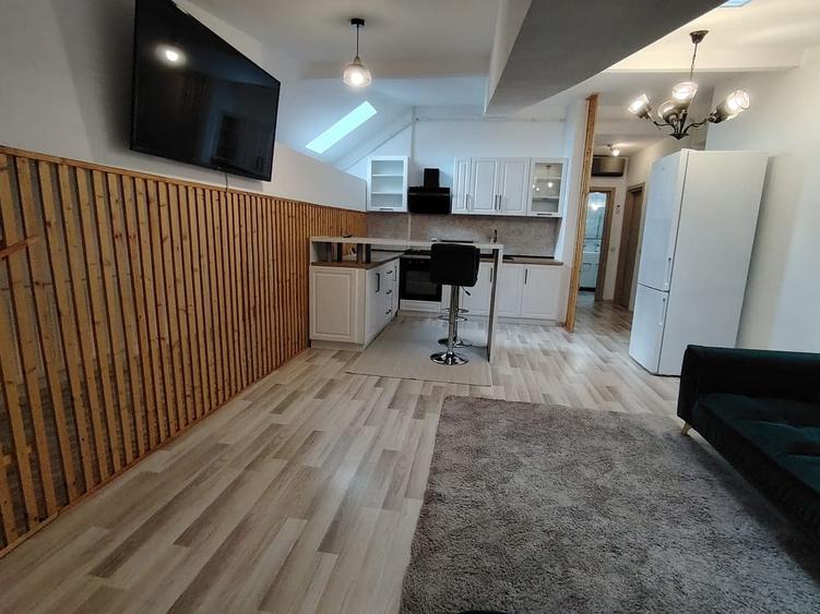 Apartament cu 3 camere decomandat, mobilat în Gorjului