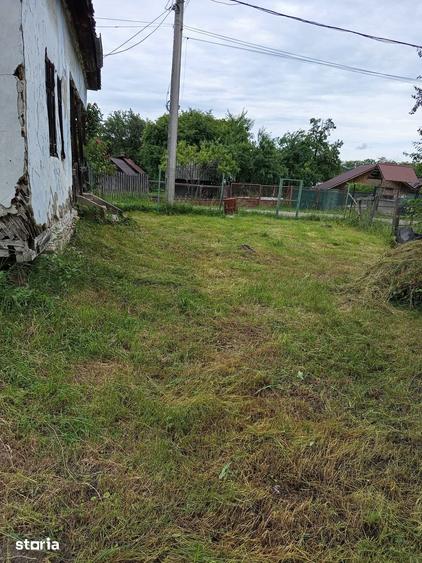 Teren de 2600 mp, în Domnești