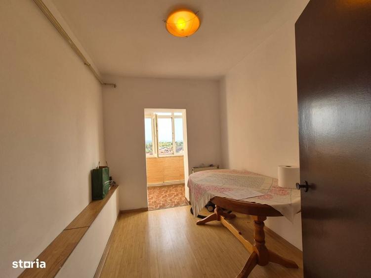 Apartament cu 3 camere decomandat în 9 Mai