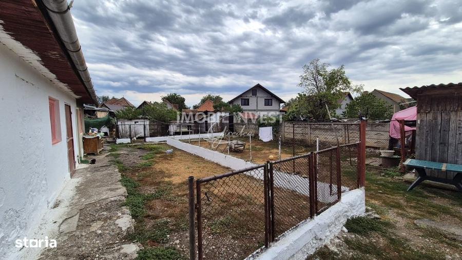 Casă cu 4 camere cu Teren 500 Mp în Teiu