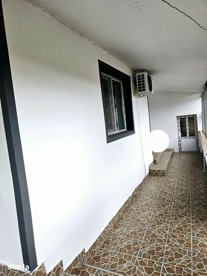 Casă cu 4 camere cu Teren 33000 Mp în Valea
