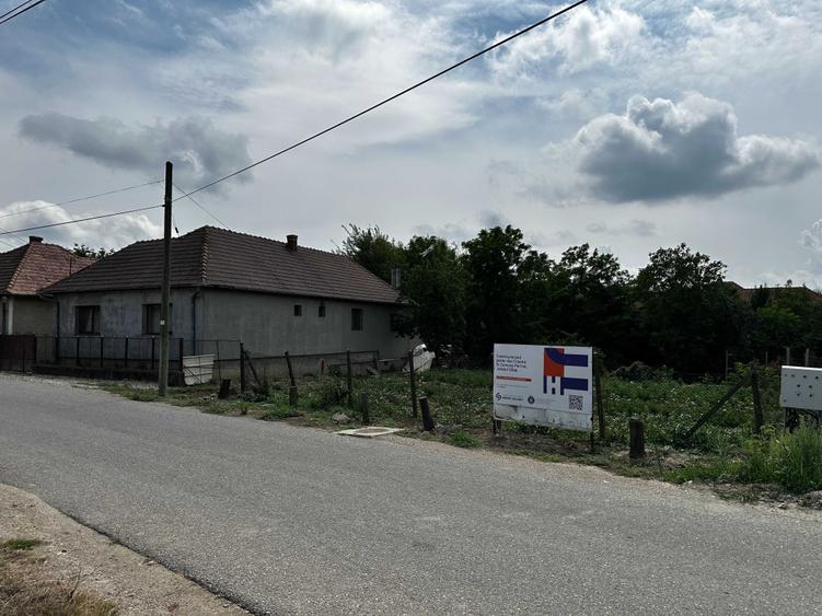 Casă cu 4 camere în Pericei