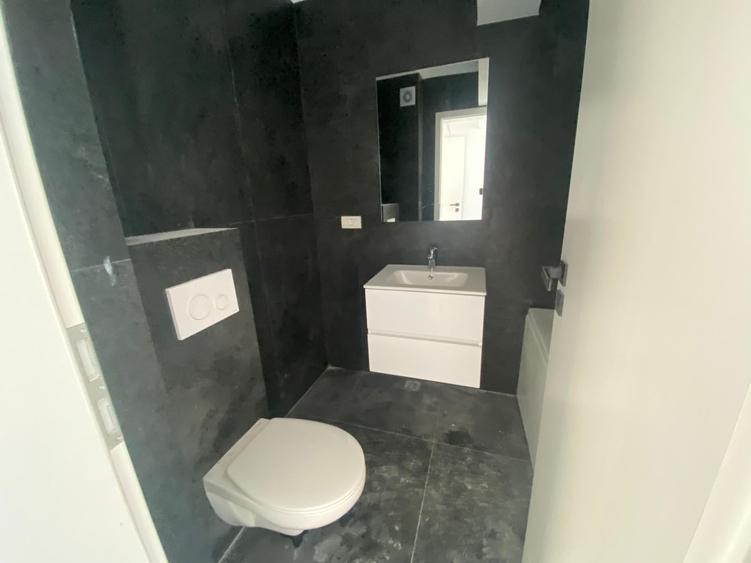 Penthouse cu 3 camere decomandat în Berceni