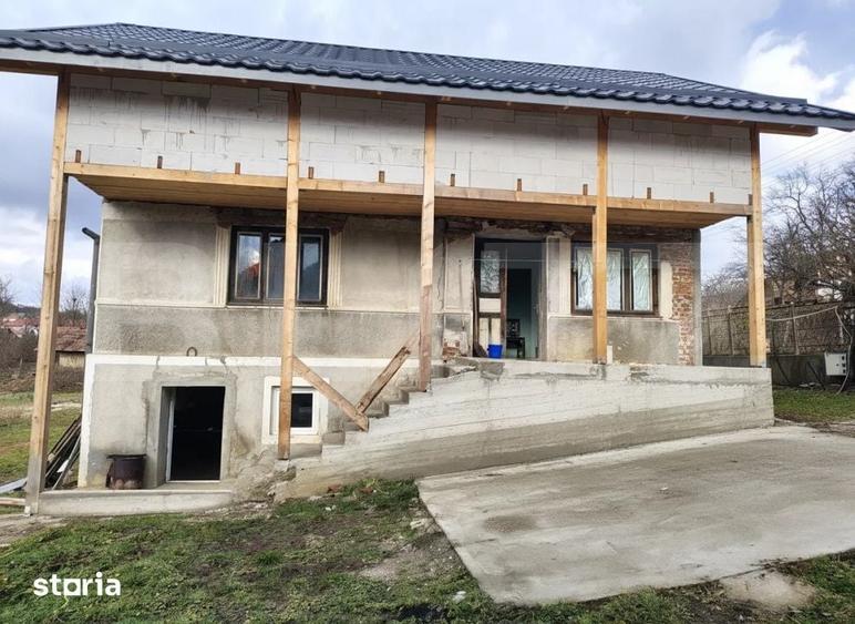 Casă cu 4 camere cu Teren 1360 Mp în Așchileu