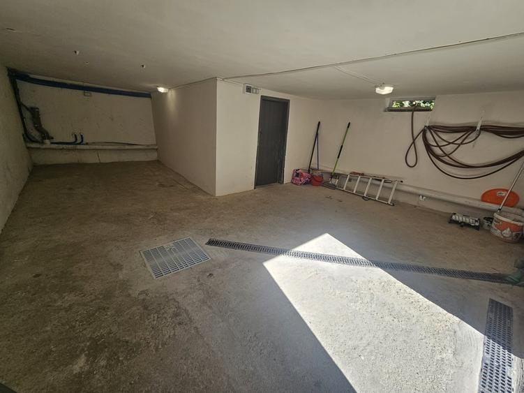 Casă individuală cu 5 camere cu Canalizare în Andrei Mureșanu