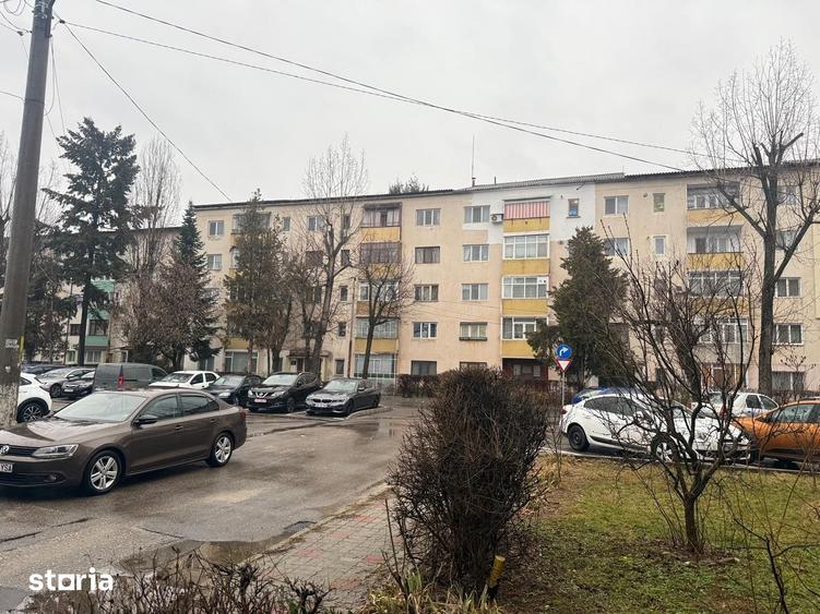 Apartament cu 3 camere în Micro 9