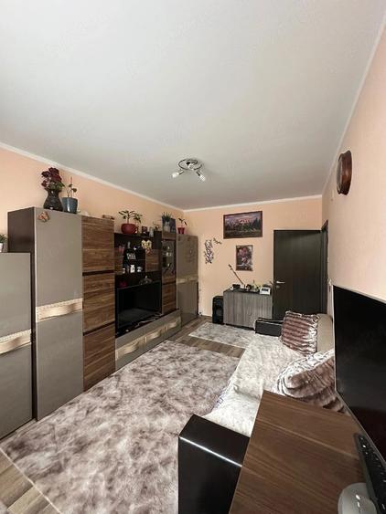 Apartament cu 3 camere decomandat în Giroc
