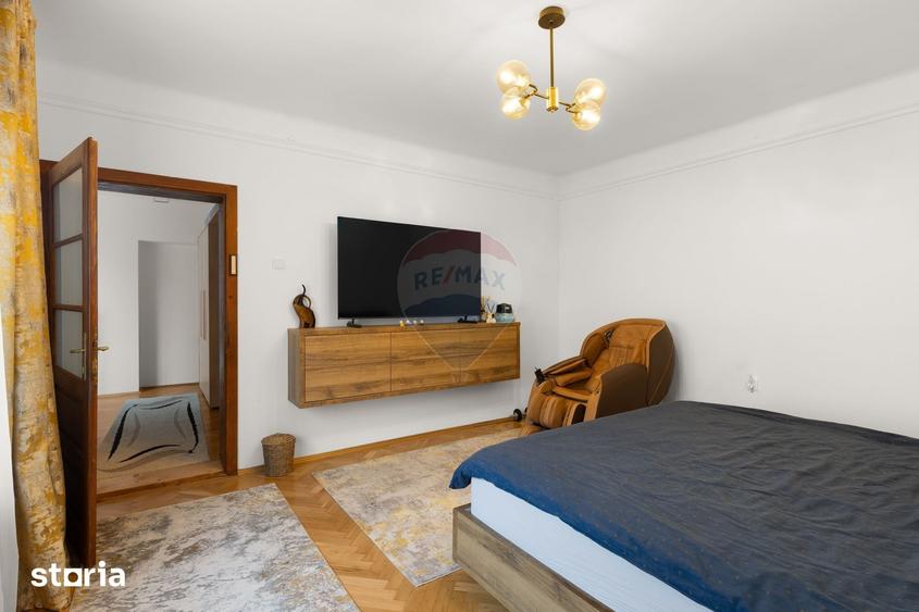 Casă cu 5 camere cu Teren 1085 Mp în Aradul Nou