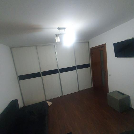 Garsonieră decomandată în Zăvoi