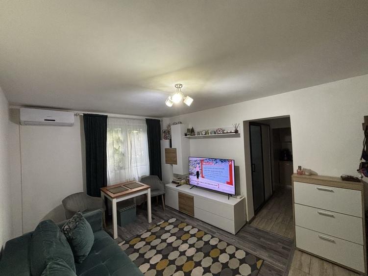 Apartament cu 2 camere semidecomandat în Gorjului