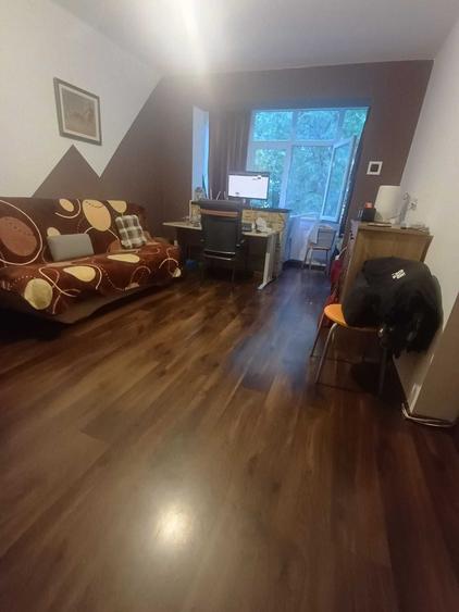 Apartament cu 2 camere semidecomandat în Podu Roș