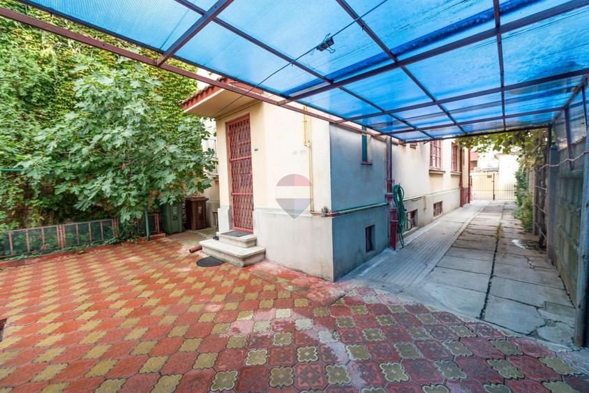 Casa de vanzare, 138 mpu, 244 teren, curte, garaj,  Cartierul Domenii - 22