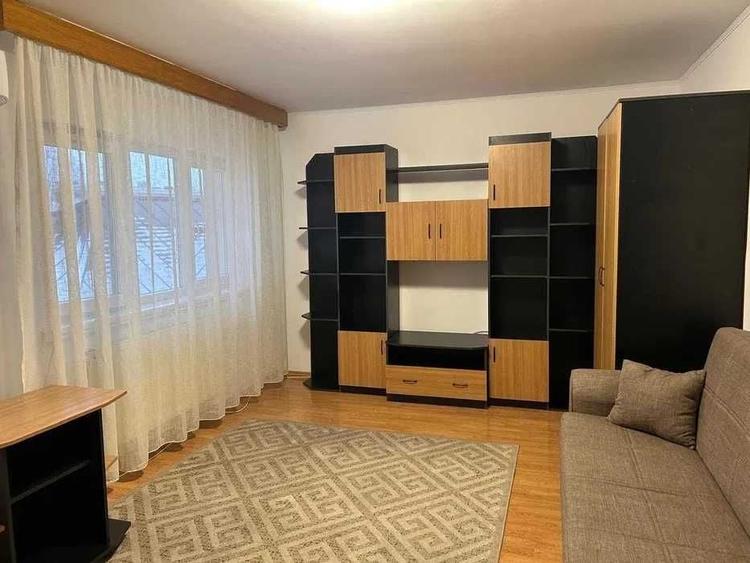 Apartament cu 2 camere decomandat în Sud