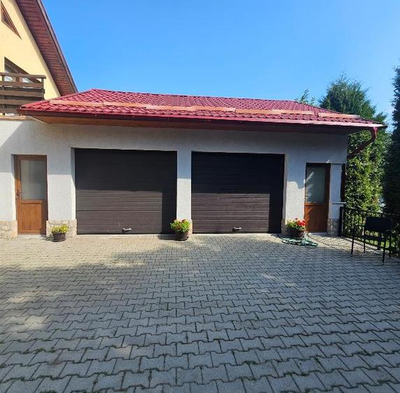 Casă individuală cu 7 camere cu Teren 1723 Mp în Hărman