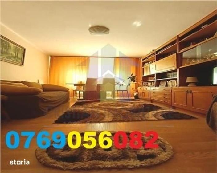 Apartament cu 4 camere decomandat în Buzaului